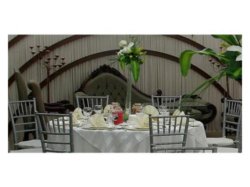 Mesas redondas con centros de mesa