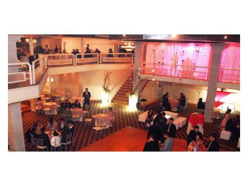 Amplios espacios, y pista de baile