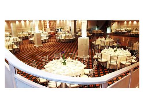 Mesas redondas blancas