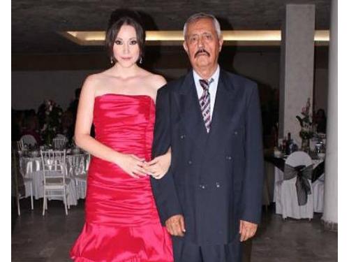 Los invitados felices