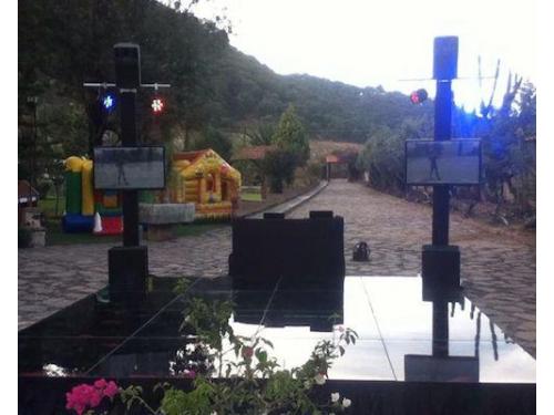 Dj?s certificados realizando mezclas en vivo