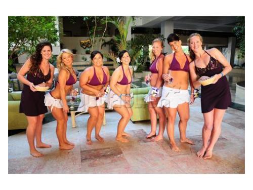 Invitados divirtiéndose