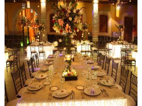 Altos centros de mesa florales