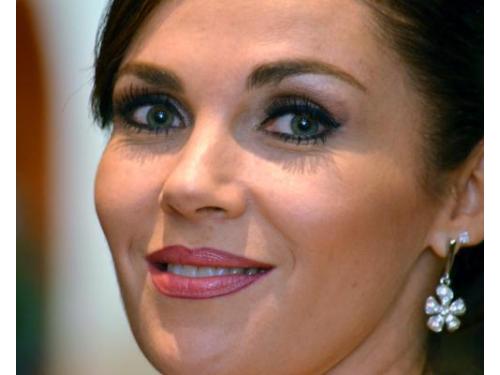 Vestido y zapatillas de la novia