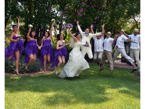 Novios con sus damas y padrinos de honor