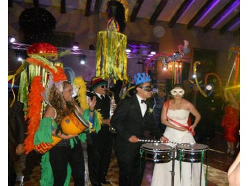 Batucada con los novios