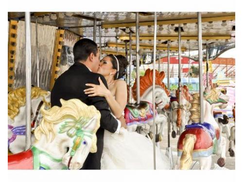 Novios en el carrusel