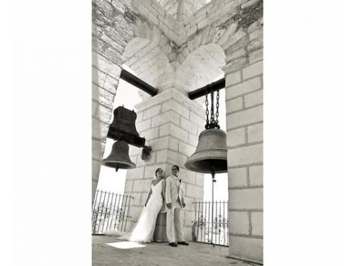 Novios en la catedral