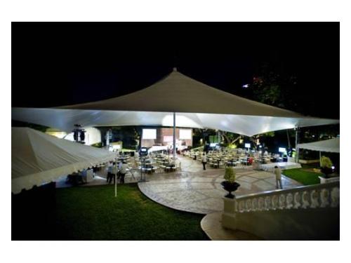 Hermosas carpas para el jardín de tu boda