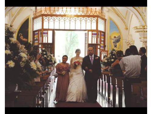 Ingresando a la iglesia