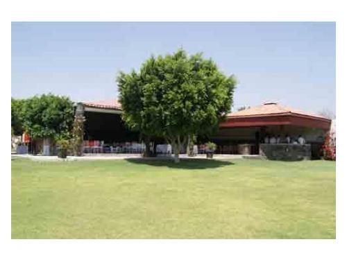 Montaje de carpas y pistas