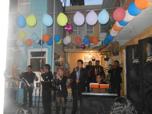 grupo musical mirabo en acción