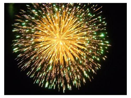 Fuegos artificiales de noche