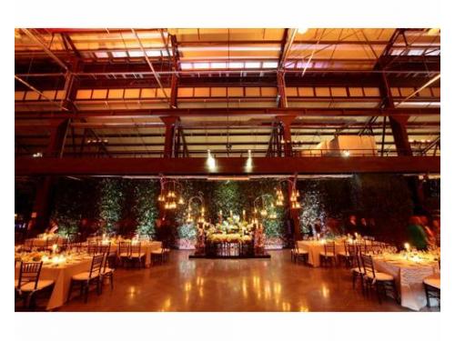 Mesa de los novios y pista de baile