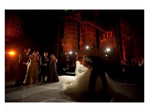 El primer baile de los novios