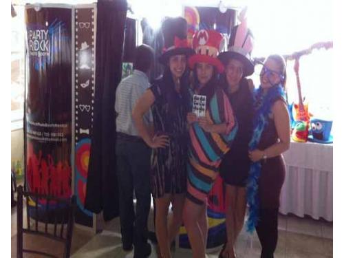 Las invitadas felices