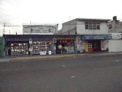 canceleria de aluminio en general , puertas .ventanas .canceles para baño con cristal templado . cubiertas para muebles . biseles en cristal . vamos en cualquier parte de la republica