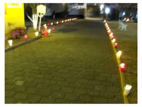 Un romántico camino de velas