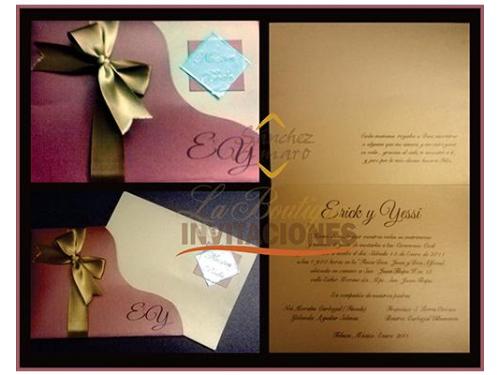 Invitación elegante dorada