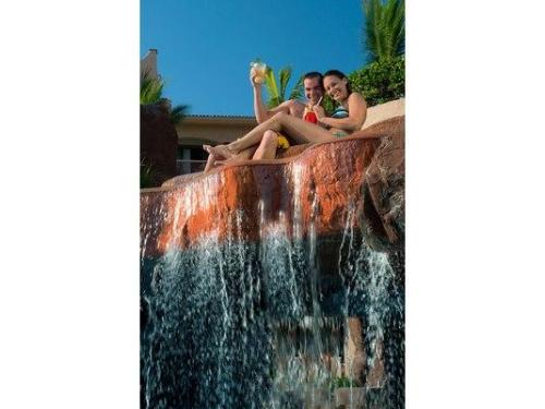 Disfrutando su luna de miel