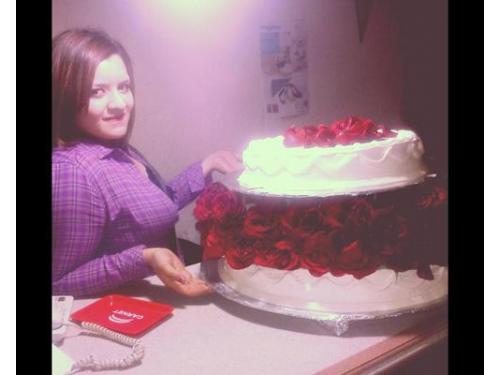 Las rosas no sólo se regalan, también lucen bien en tu pastel de bodas