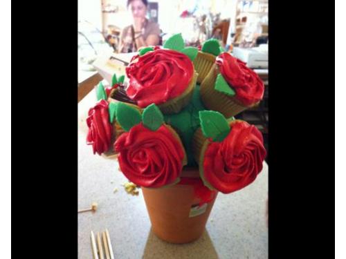 Que tal unos cupcakes  para tu mesa de bocadillos