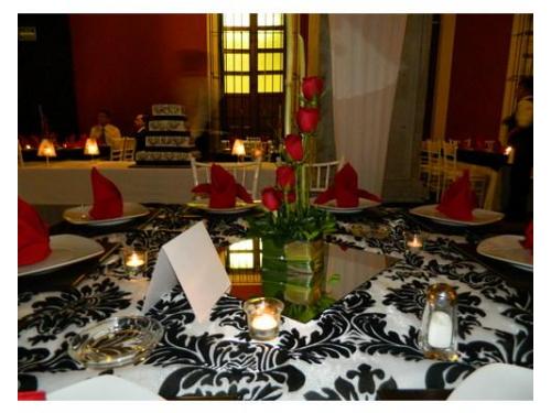 Montaje con manteleria fina