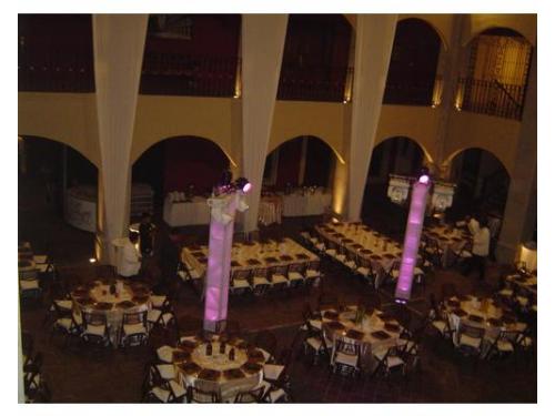 Decoración e iluminación del salón.