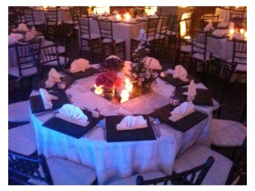 Mesa redonda con silla tiffany