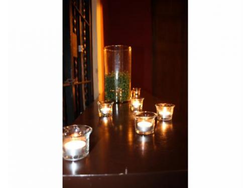 Decoración con flores y velas
