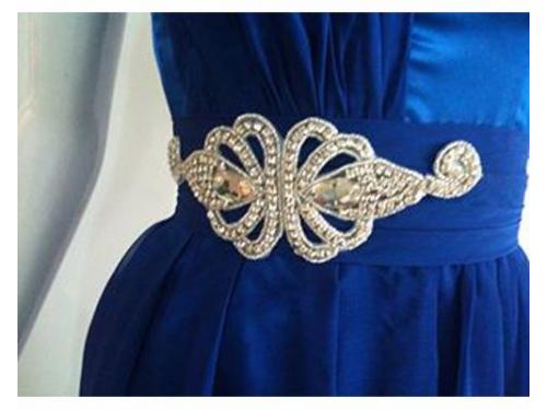 Vestido con detalle de pedrería