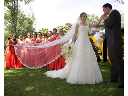 Sesión de los novios con las damas de honor