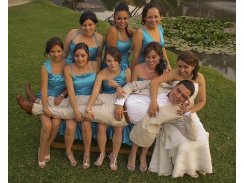 Novios con las damas