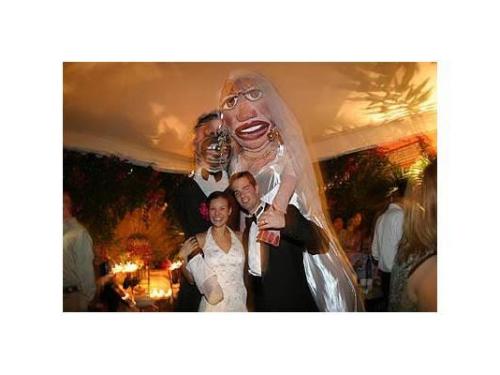 Mojigangas con los novios
