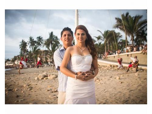 Novios en la playa
