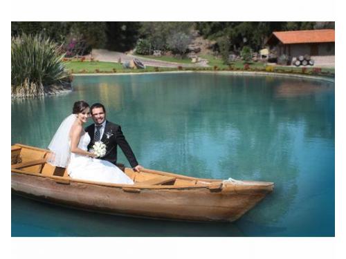 Novios en el lago