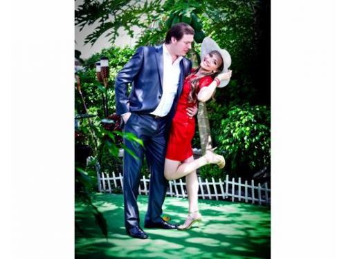 Novios disfrutando de su sesión