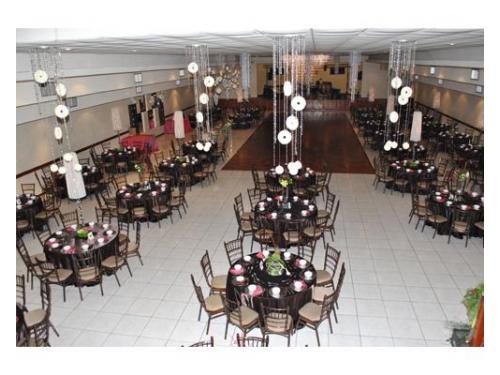 Pista del baile rodeada