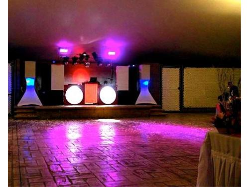 Escenario y pista de baile