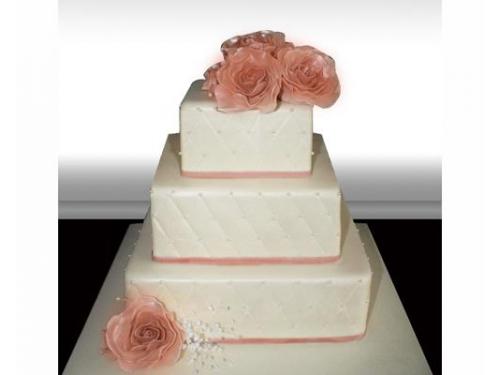Pastel con detalles florales