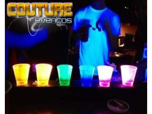 Coctelería fluorescente