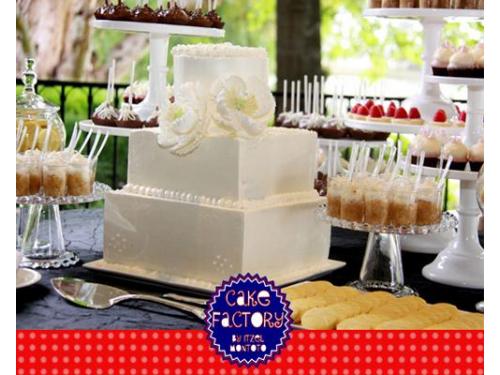 Mesa de postres variada