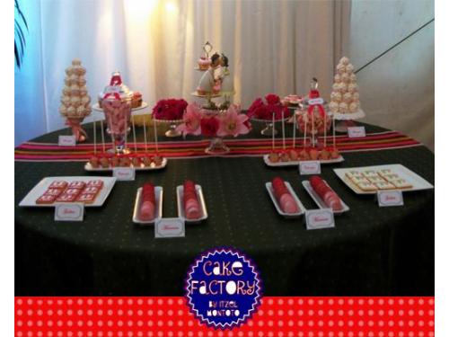 Mesa de postres rosa