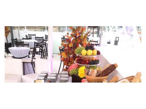 Mesa  y  decoración