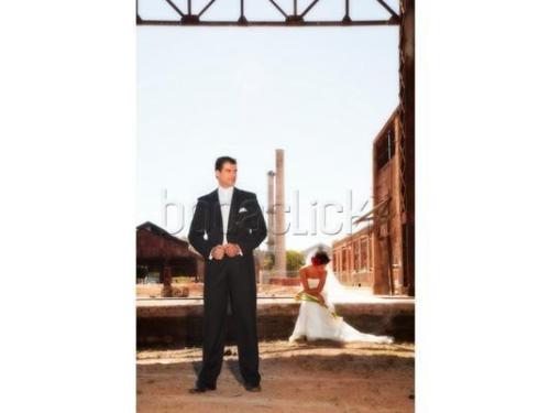 Elegancia en todos sus trajes