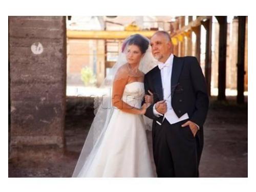 Los elegantes novios