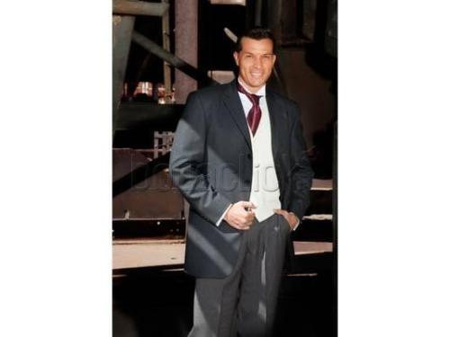 Cómodos y finos trajes