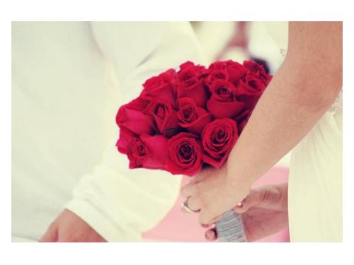 Papa caminando con novia