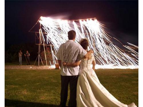 Disfrutando de la noche con pirotecnia