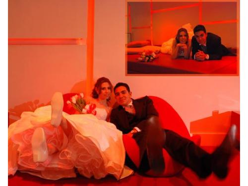 Recién casados sentados